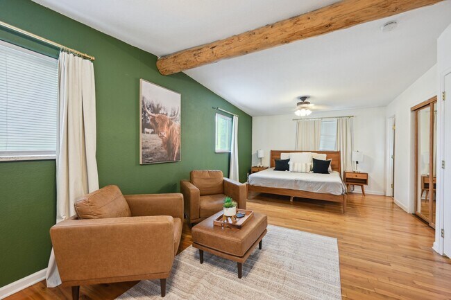 Building Photo - 5944 S Milwaukee Way