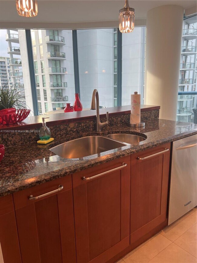 Building Photo - 333 Las Olas Way