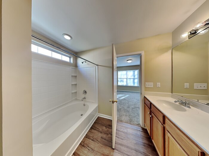 Building Photo - 2921 Deep Cove Dr NW