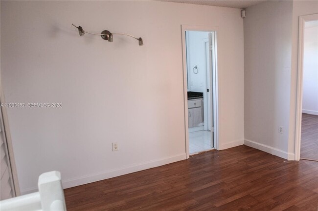 Building Photo - 985 NW 132nd Ct