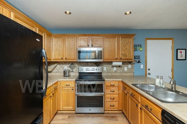 Building Photo - 10202 Catalina Dr