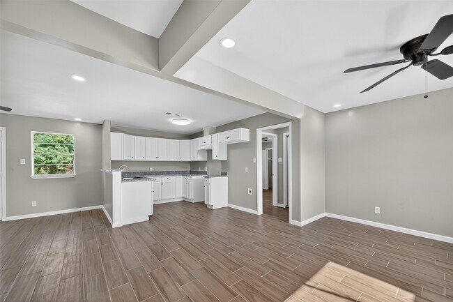 Building Photo - 5126 Denoron Dr