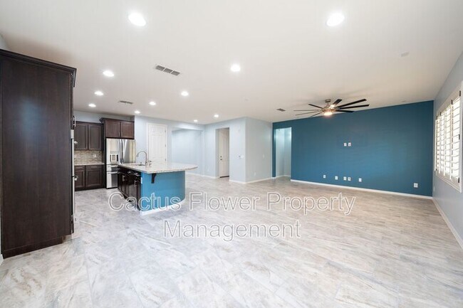 Building Photo - 3943 E Ficus Way