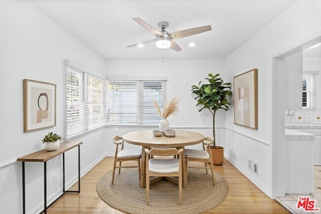 Building Photo - 920 Carrillo Dr