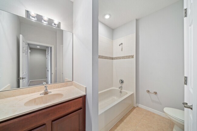 Building Photo - 2911 Upper Park Rd