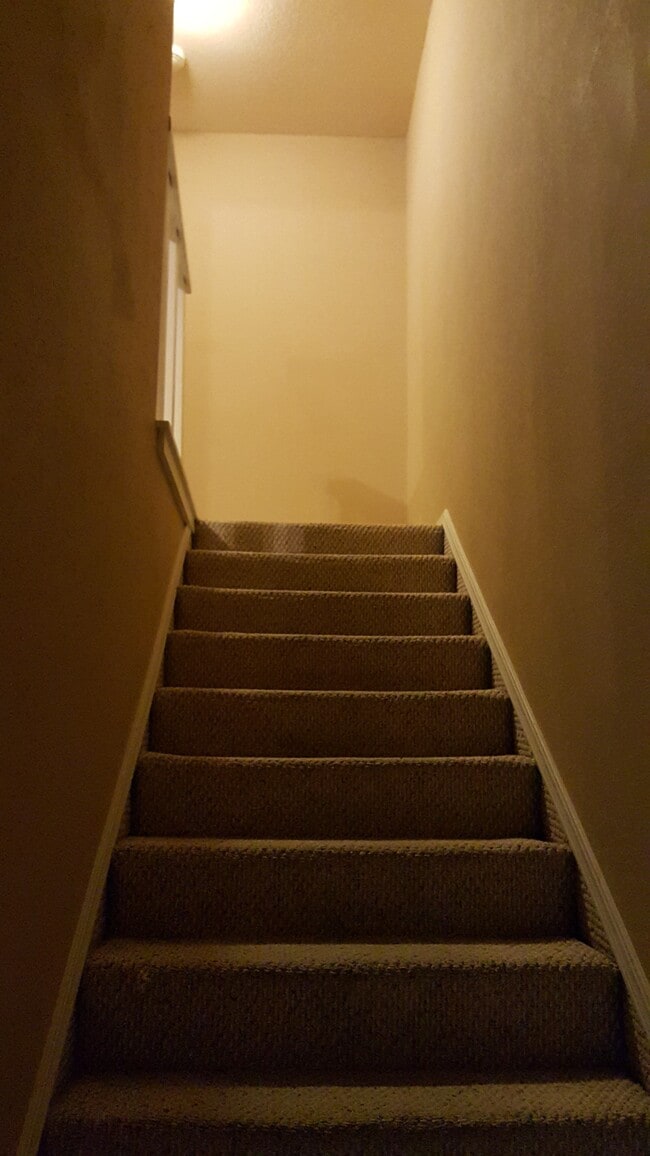 Building Photo - 1901 E Lindsey St