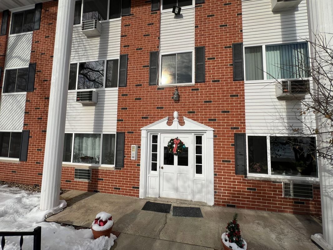 Building Photo - 255 Elmwood Ave