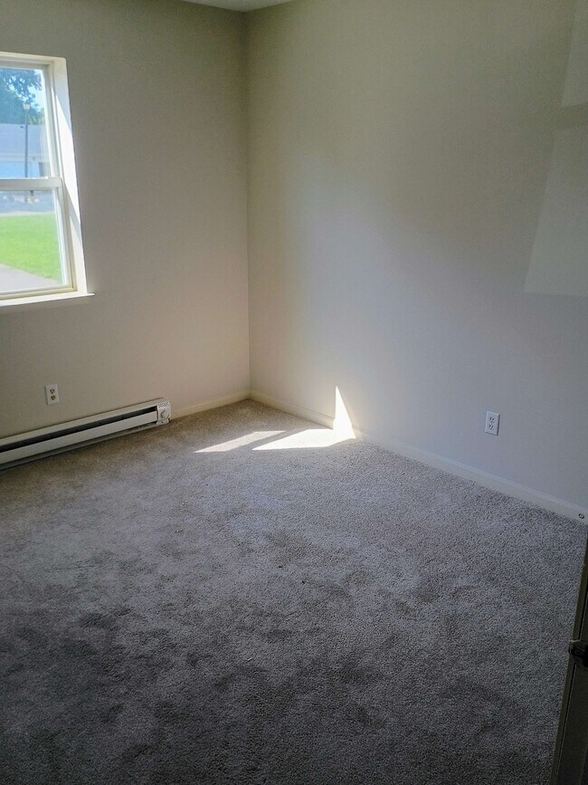 Building Photo - 1120 Minns Dr