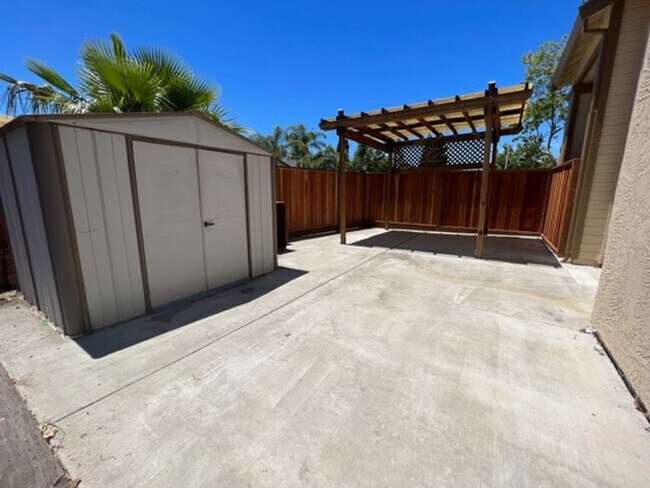 Building Photo - 4200 Buckskin Dr
