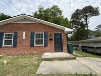Building Photo - **OFFERING REFUNDABLE APPLICATION FEES** Newly Remodeled 2BD, 1BA Durham Duplex Walking Distance ...