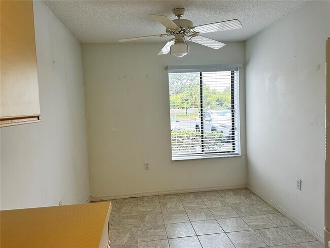 Building Photo - 6191 Timberlake Dr