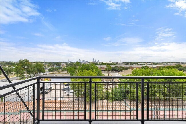 Building Photo - 4315 S Congress Ave