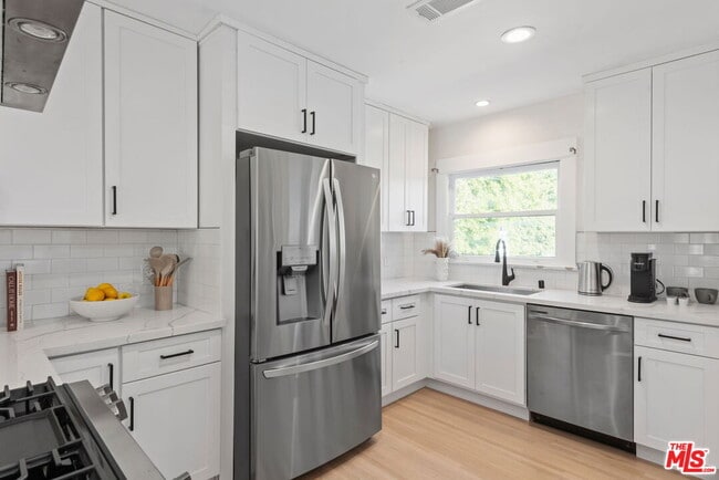 Building Photo - 1224 N Ogden Dr