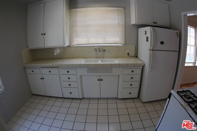 Building Photo - 1606 Glendon Ave