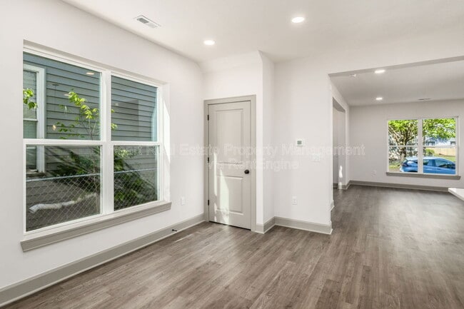 Building Photo - 72 Hayden Ave