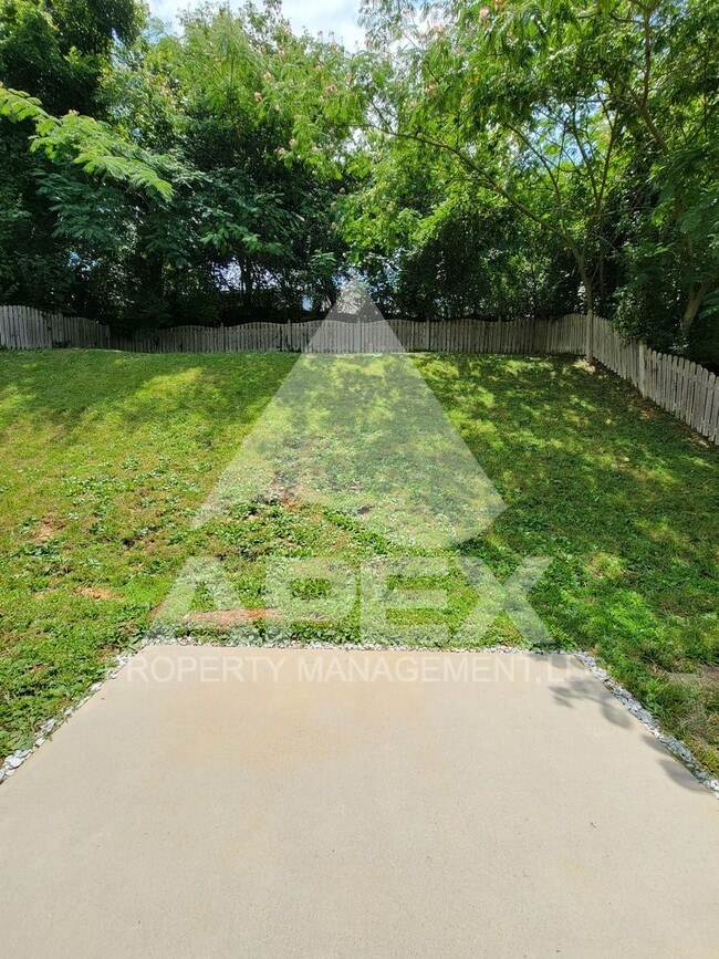 Building Photo - WEST KNOXVILLE!! - Beautiful 2 Bd 2-Ba Single Family home in the Village at Bearden!