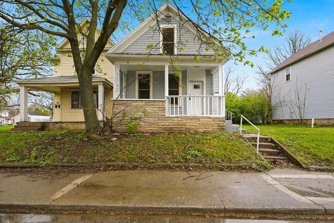 Building Photo - Cozy 3BR with Covered Front Porch