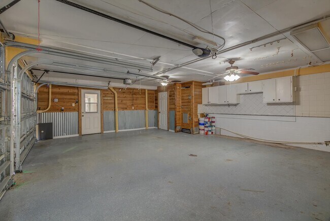 Building Photo - 2128 59th St