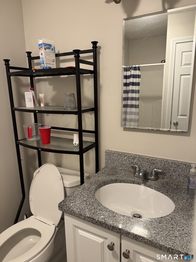 Building Photo - 7 Bittersweet Ln