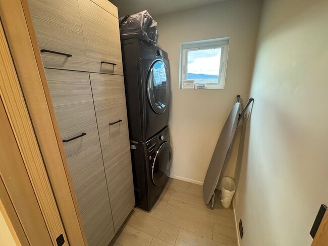 Building Photo - Chic, Fully-Furnished 3 Bed / 2.5 Bath Rental – Bozeman Convenience & Modern Comfort