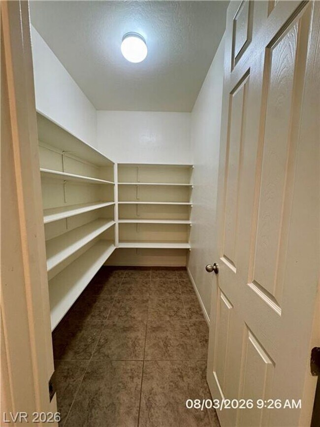 Building Photo - Beautiful 4BR Home with Huge Loft, Gourmet Kitchen & Covered Patio