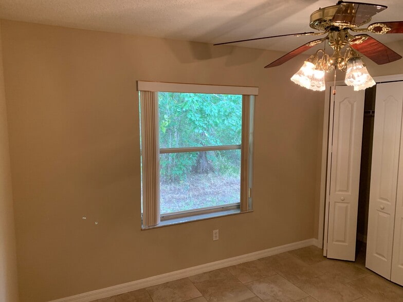 Building Photo - 65 Brookside Ln