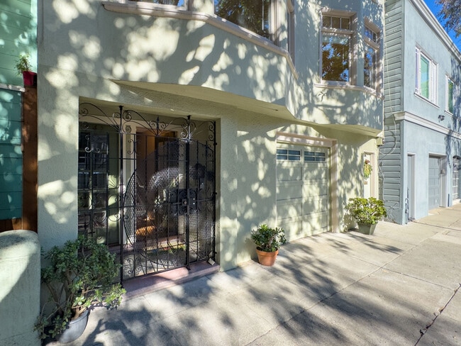 Building Photo - 1740 Waller St