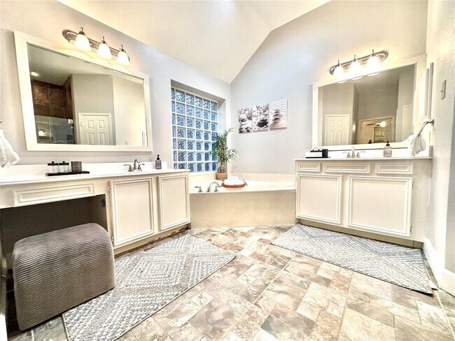 Building Photo - 8802 Willacy Ct