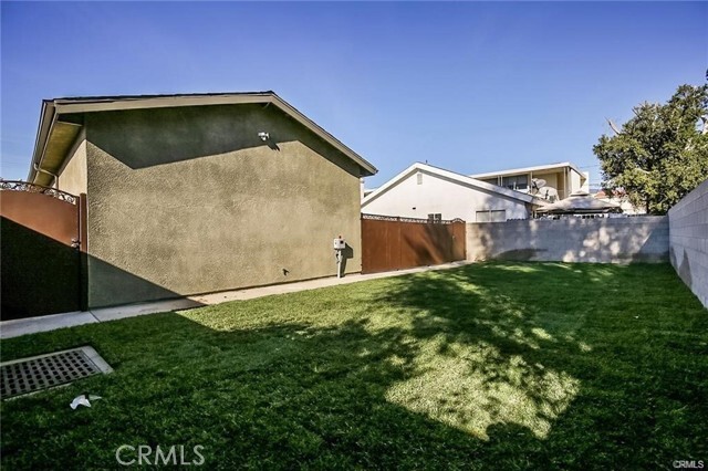 Building Photo - 624 N Dalton Ave