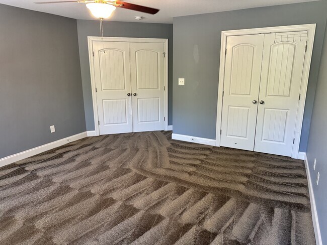 Building Photo - 908 Merlin Ct