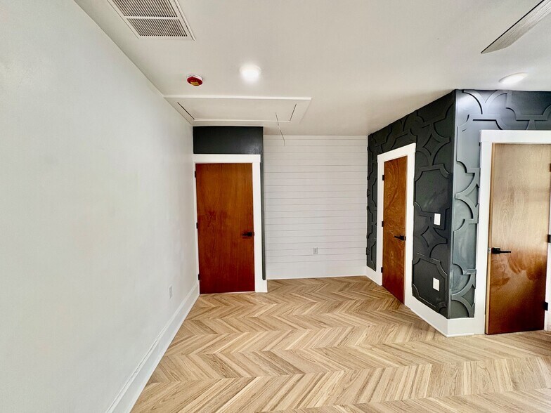 Building Photo - 7122 Card Ln