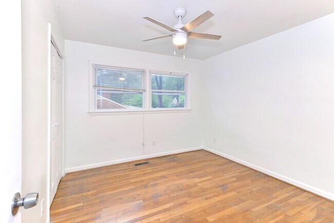 Building Photo - 309 Corbin Dr