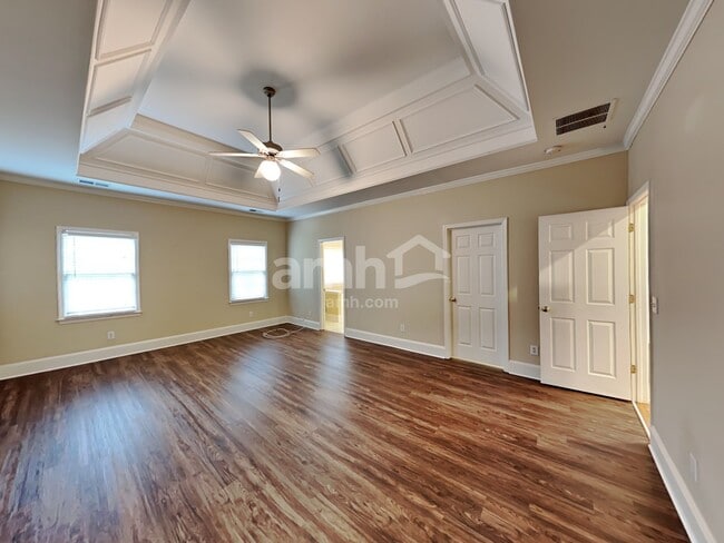 Building Photo - 1905 Ascot Terrace NW