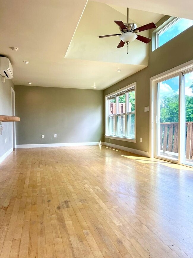 Building Photo - Just Beyond Downtown Boone with Amazing Mo...