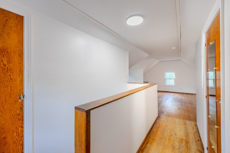 Building Photo - 997 Mohegan Trl