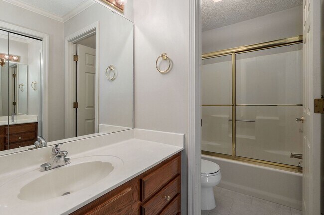 Building Photo - Charming 3 Bed | 2 Bath Home with Beautiful Outdoor Living