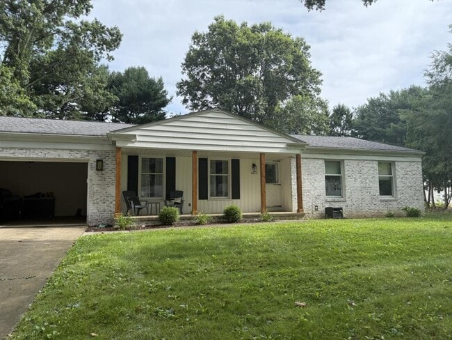 Primary Photo - 1043 Buchholz Dr