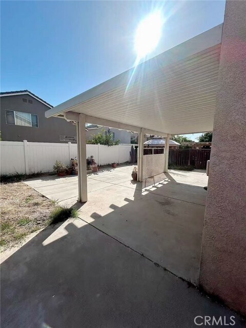 Building Photo - 15865 Flamingo Dr