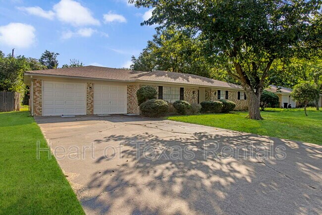 Building Photo - 465 Cranbrook Dr