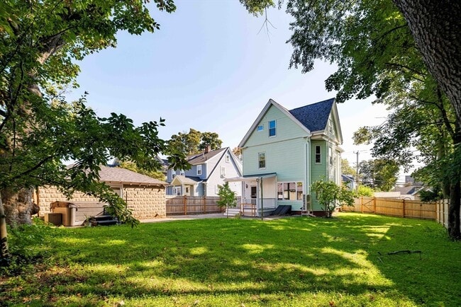 Building Photo - 87 College Ave