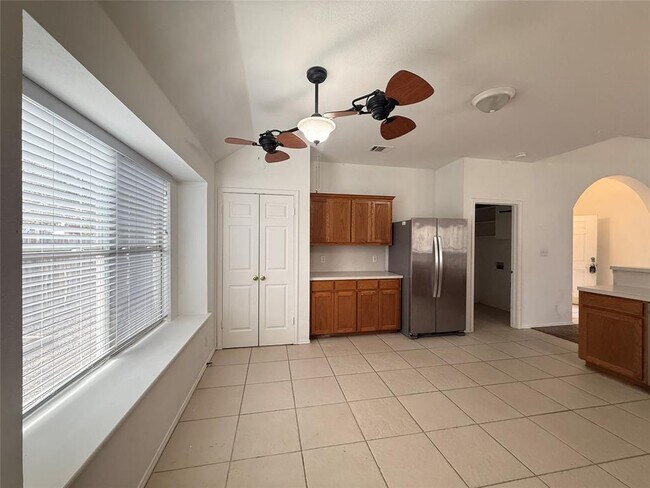 Building Photo - 708 Spring Brook Ln