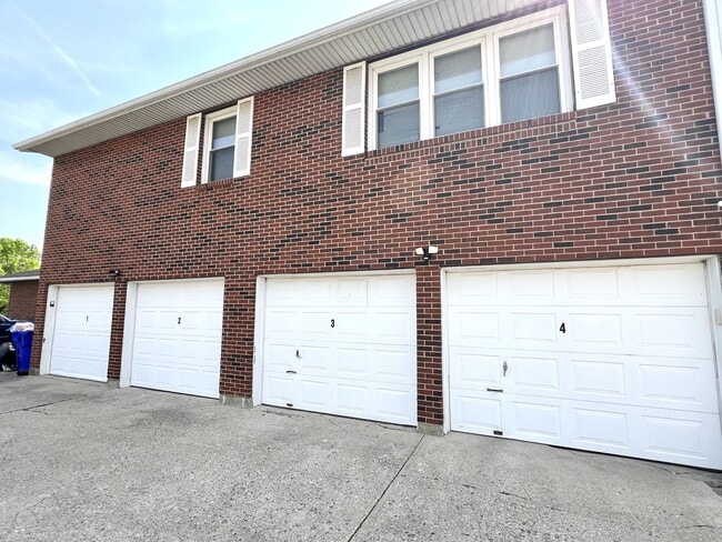 Building Photo - 705 Gordon Smith Blvd