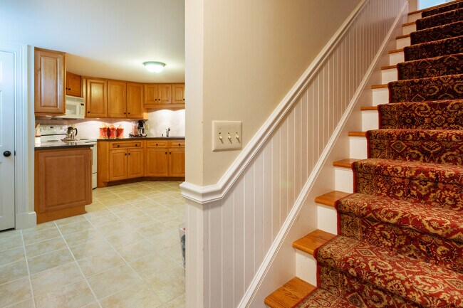 Building Photo - 3 Barclay Sq