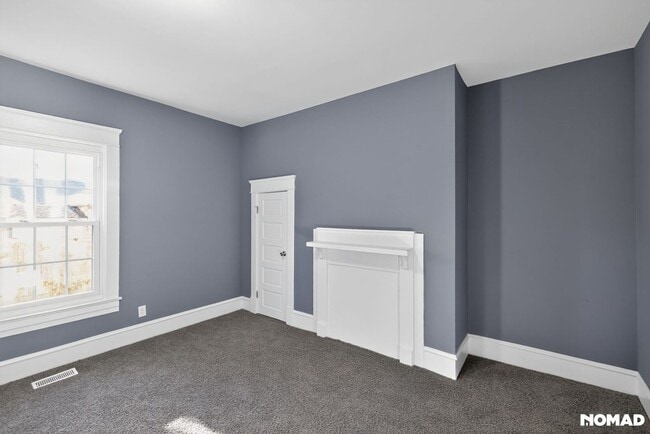 Building Photo - 512 Maple Ave