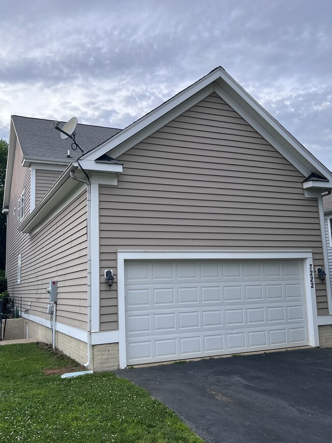 Building Photo - 7222 Conway Pl