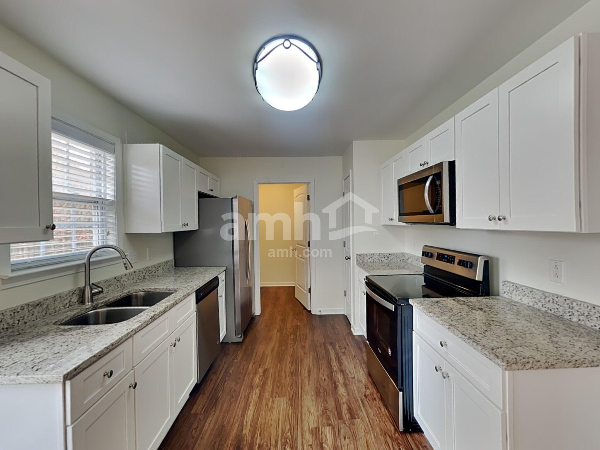 Building Photo - 3318 Diamond Ct