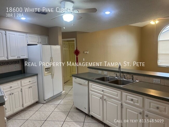 Building Photo - 18600 White Pine Cir