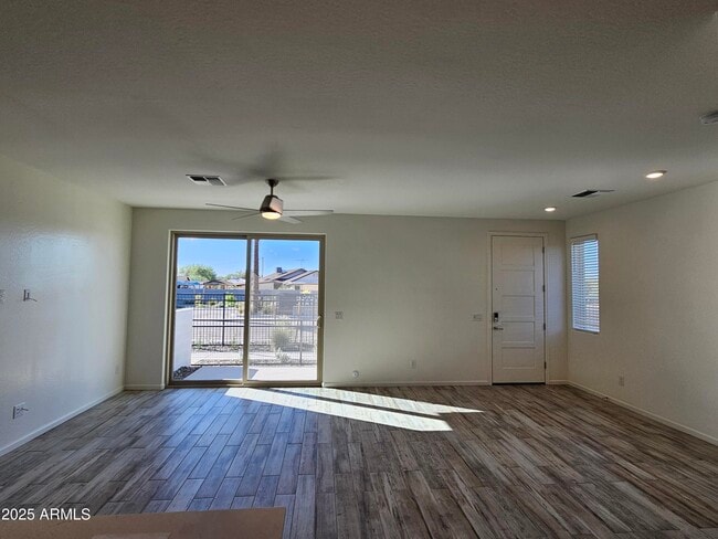 Building Photo - 651 N Ironwood Dr