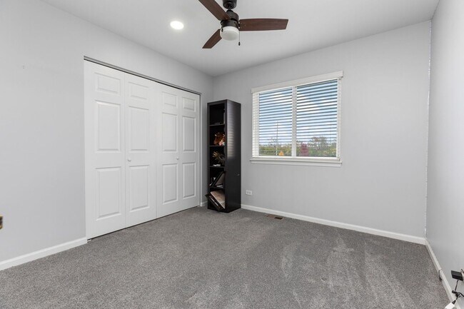 Building Photo - Incredibly beautiful 4 Bedroom 2.5 Bath Home