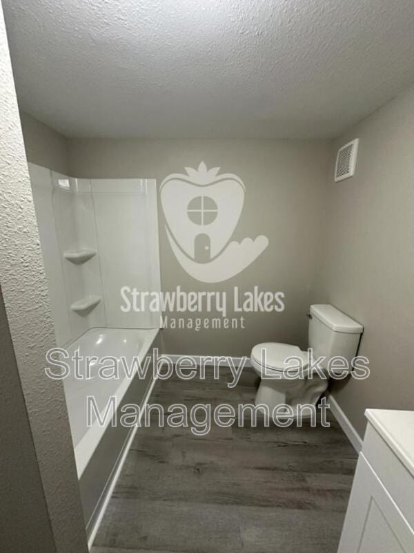 Building Photo - 4210 Leonard St